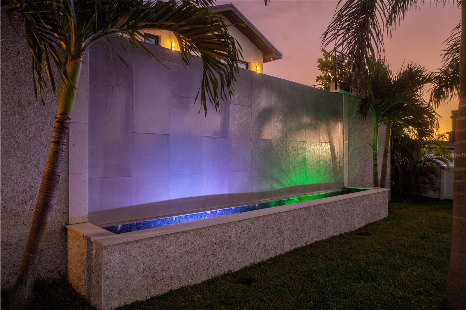 TB8412763 Property Photo