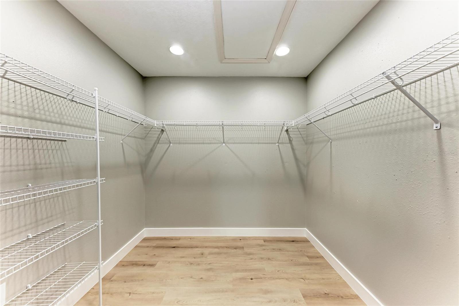 A4660575 Property Photo