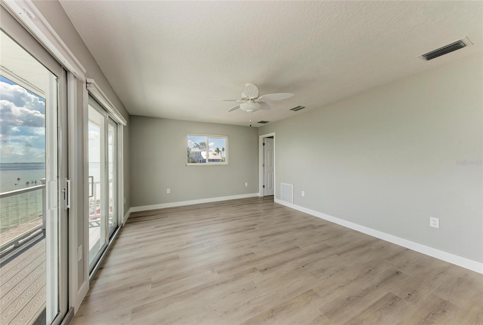 A4660575 Property Photo