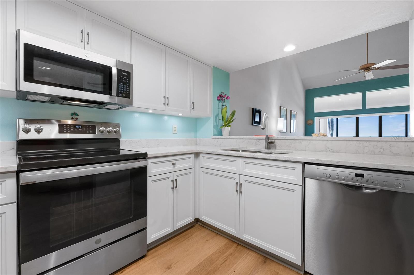 1007 GULF DR N #208, BRADENTON BEACH, FL, 34217