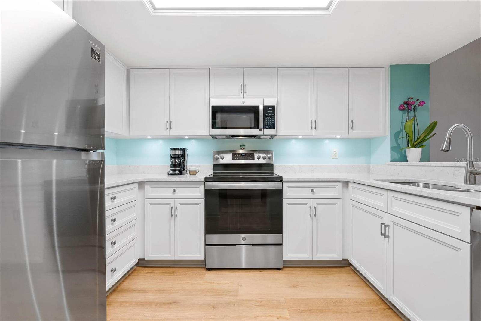 1007 GULF DR N #208, BRADENTON BEACH, FL, 34217