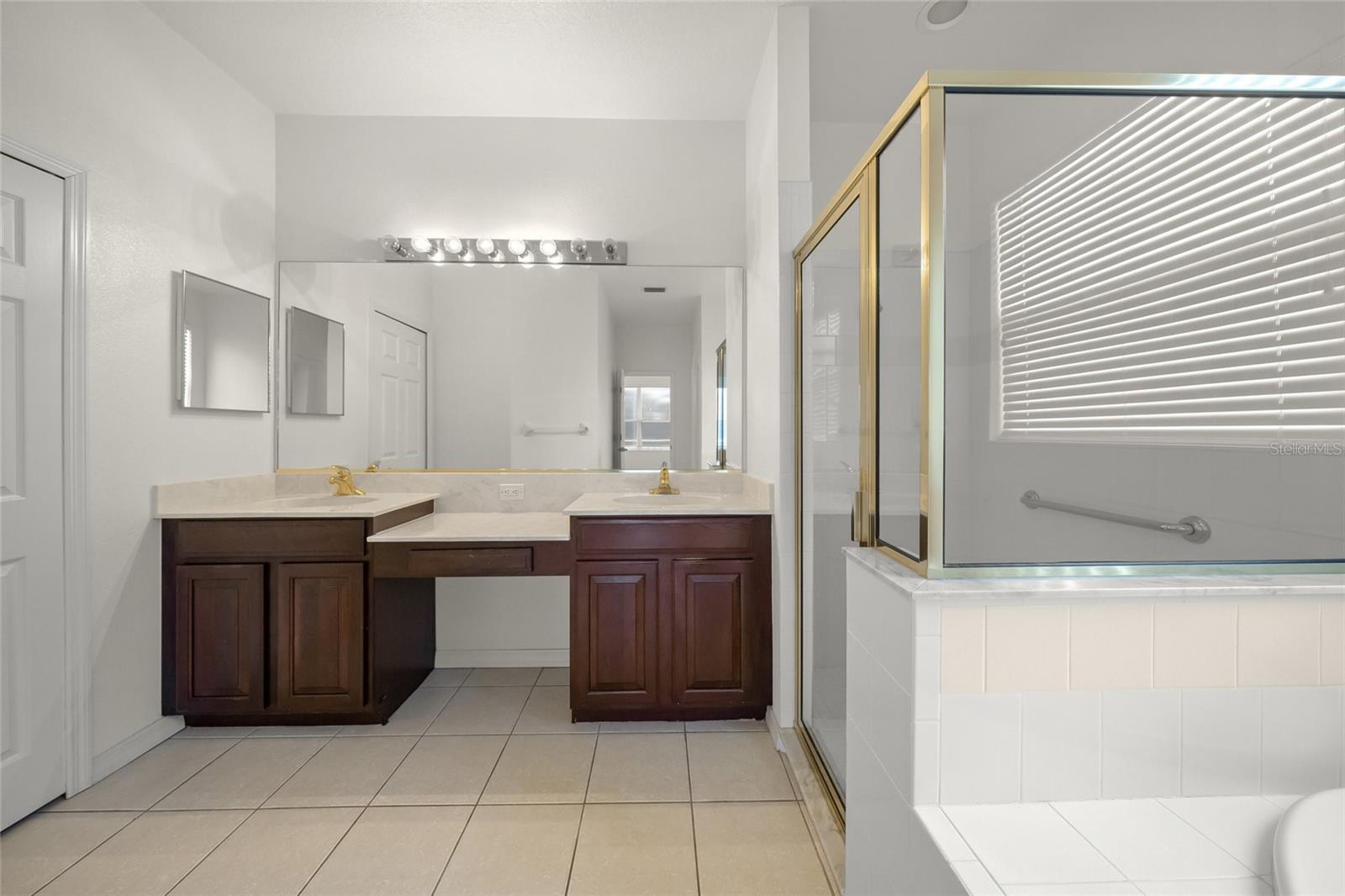 A4660615 Property Photo