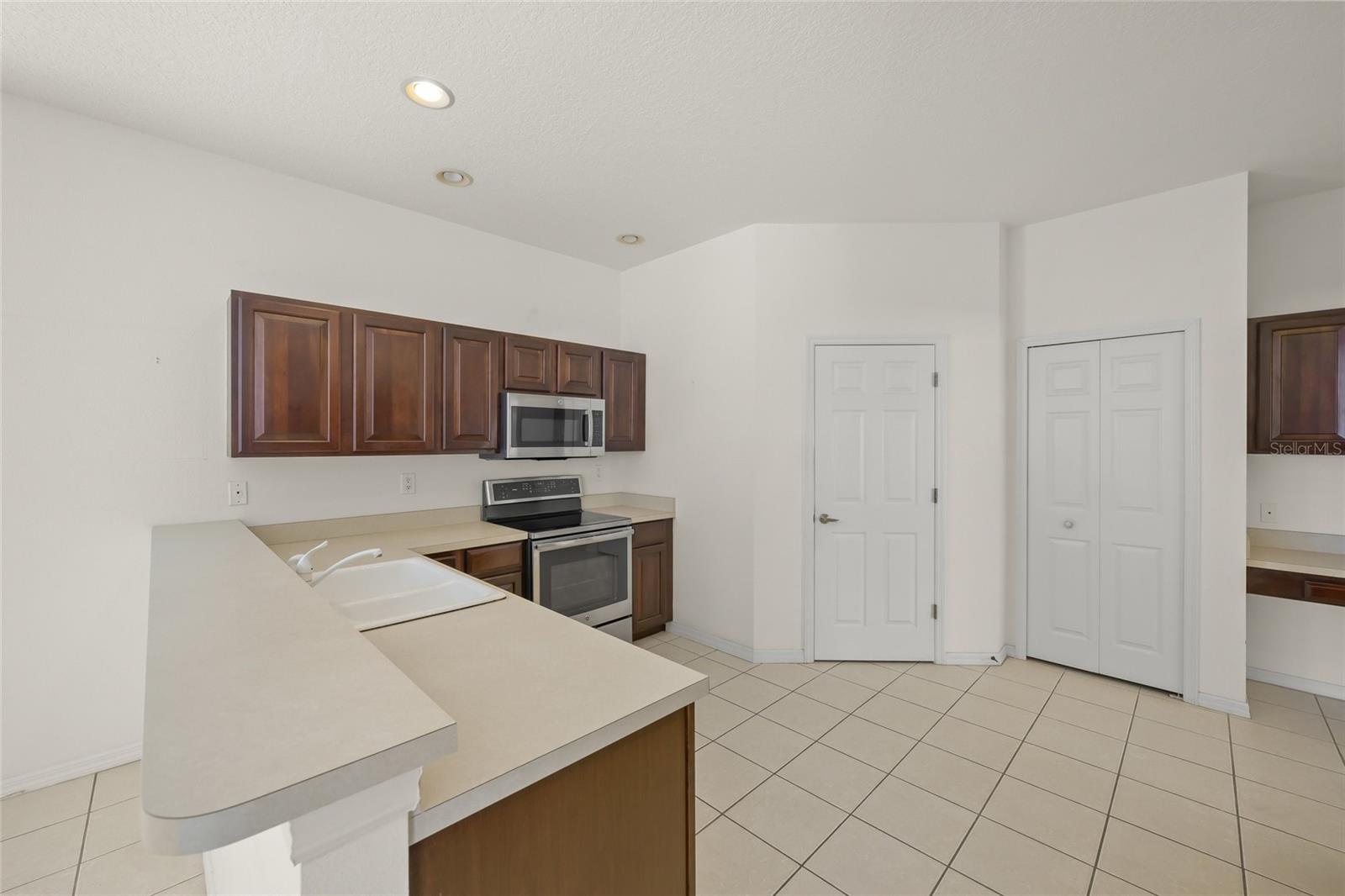 A4660615 Property Photo