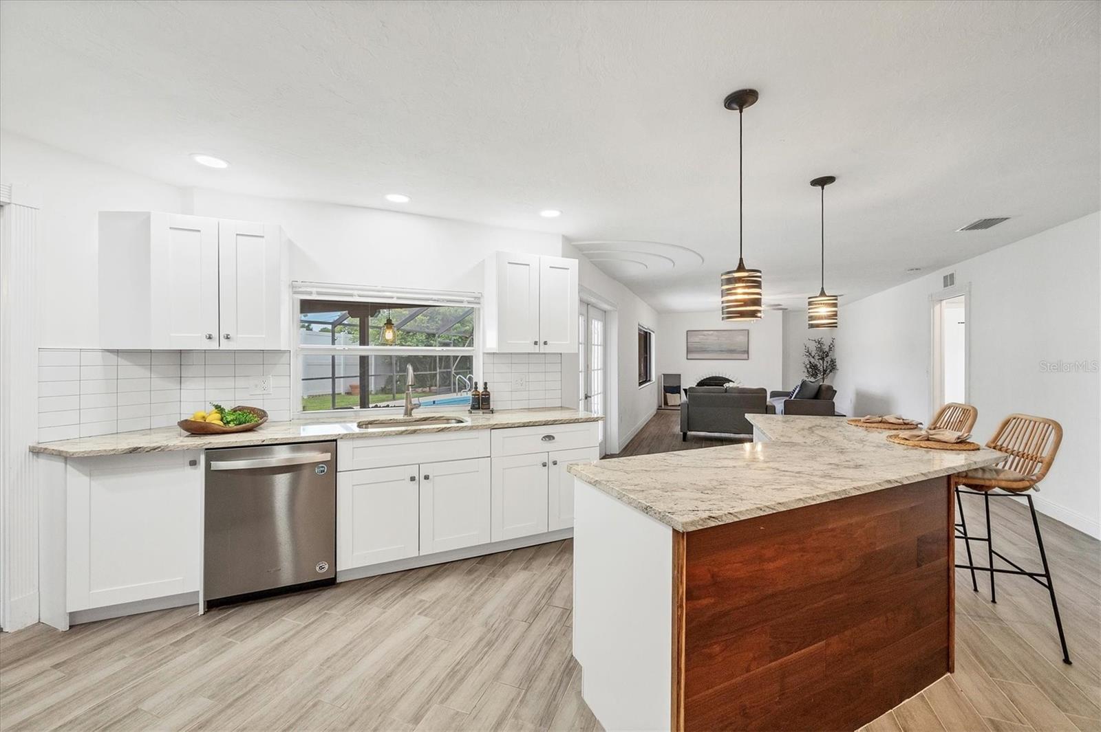 A4660666 Property Photo