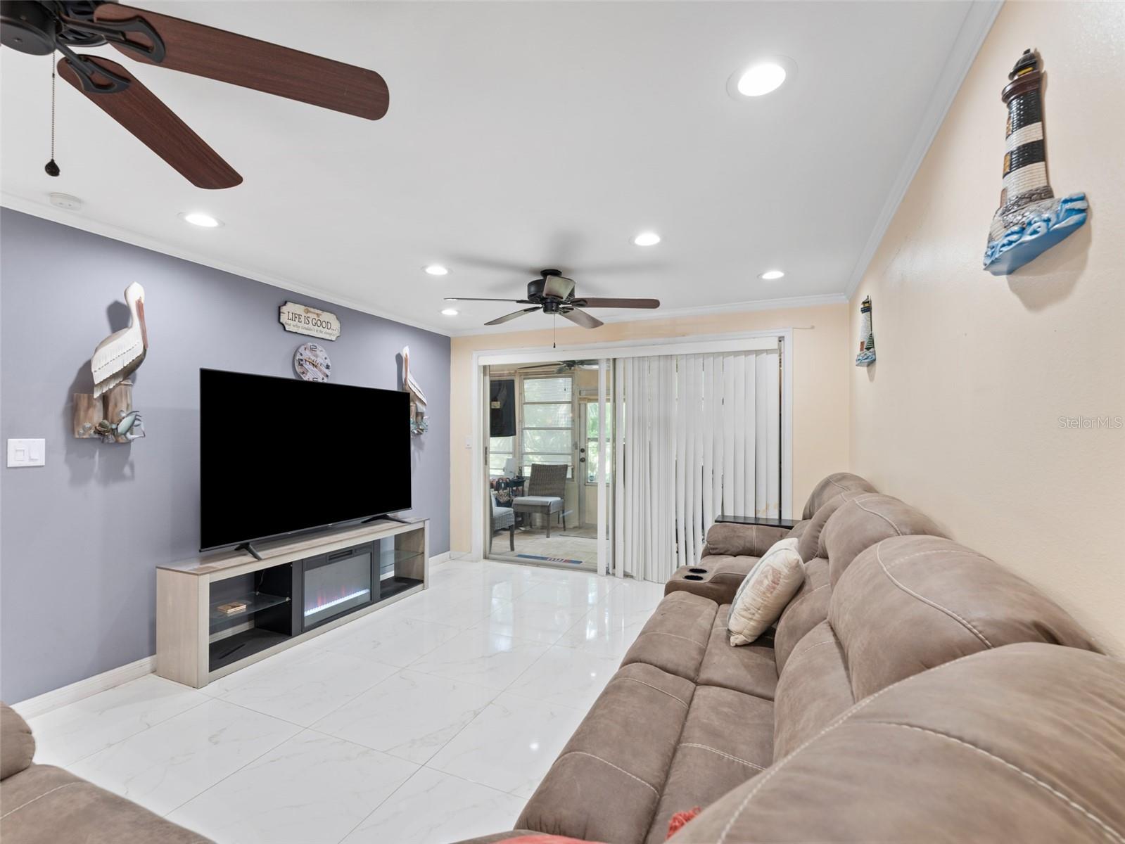 TB8413193 Property Photo