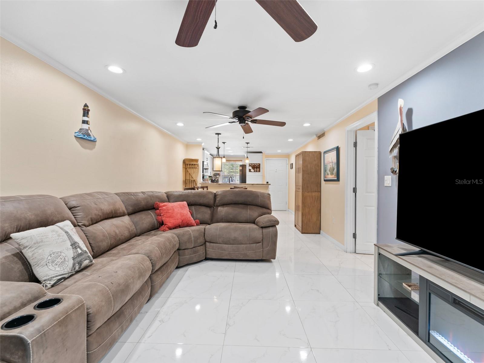 TB8413193 Property Photo