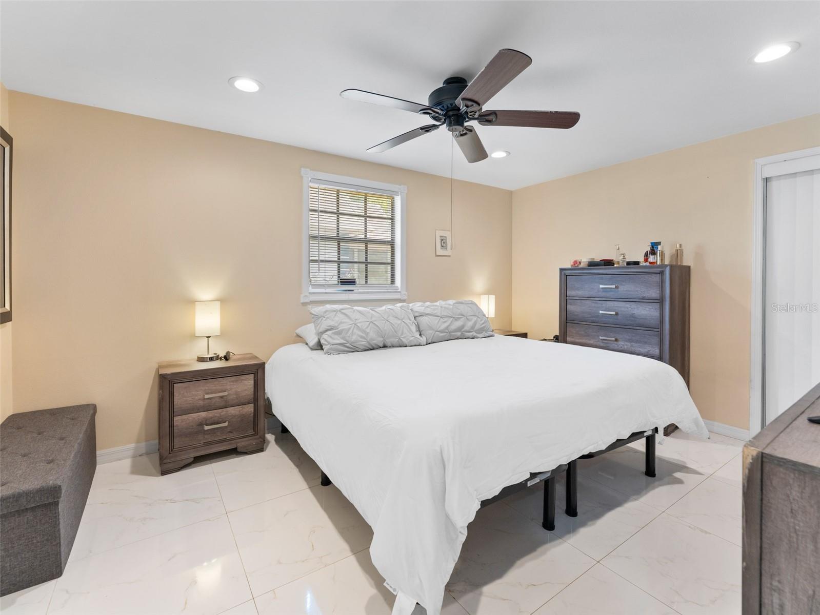 TB8413193 Property Photo