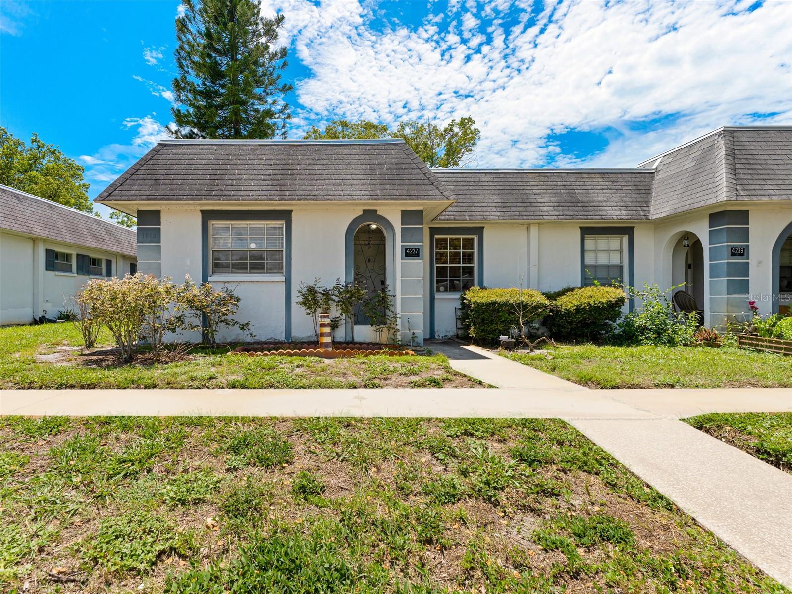 TB8413193 Property Photo