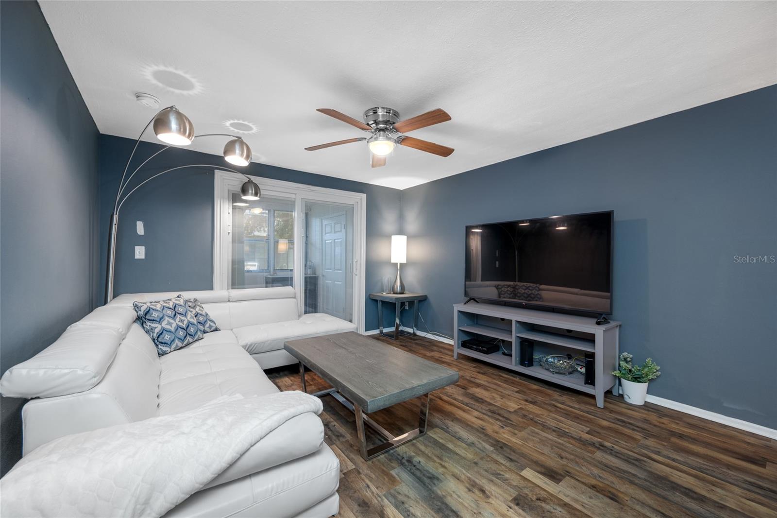 TB8413302 Property Photo