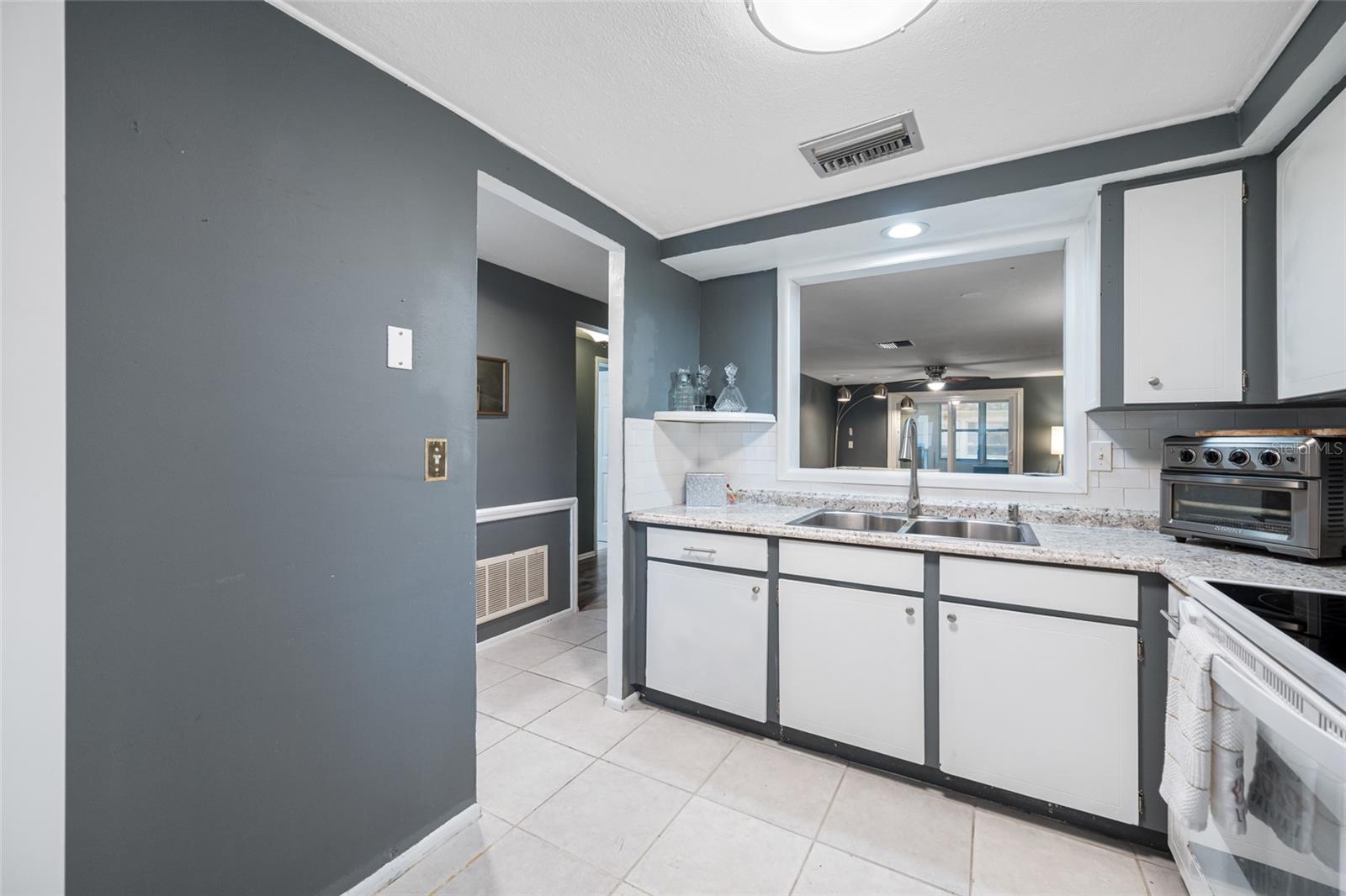 TB8413302 Property Photo