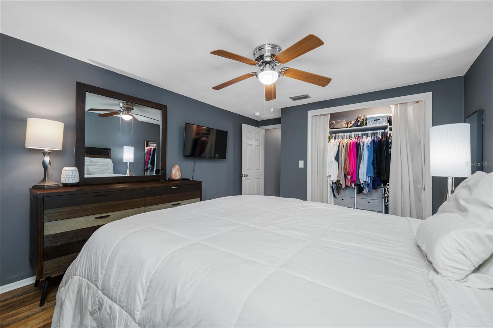 TB8413302 Property Photo