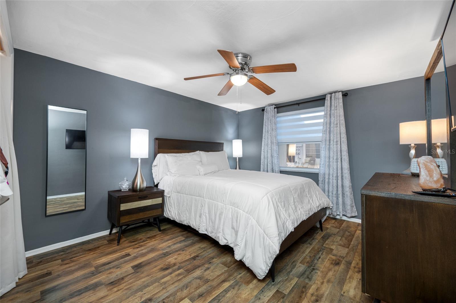 TB8413302 Property Photo