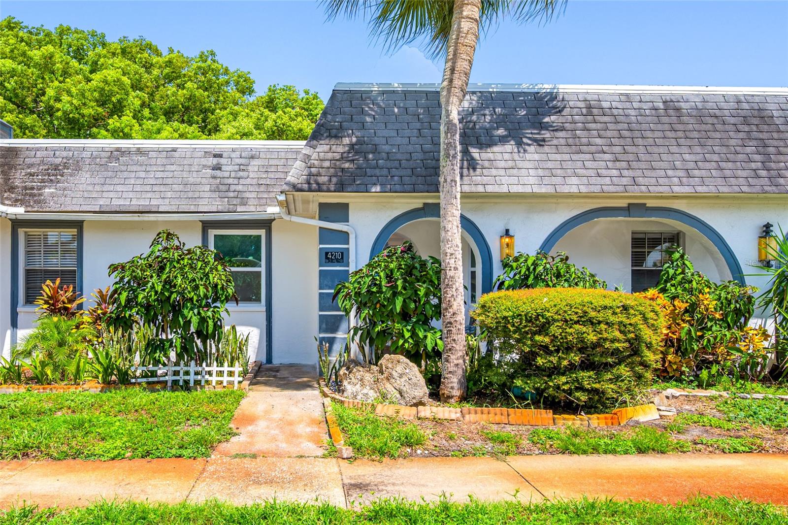 TB8413302 Property Photo