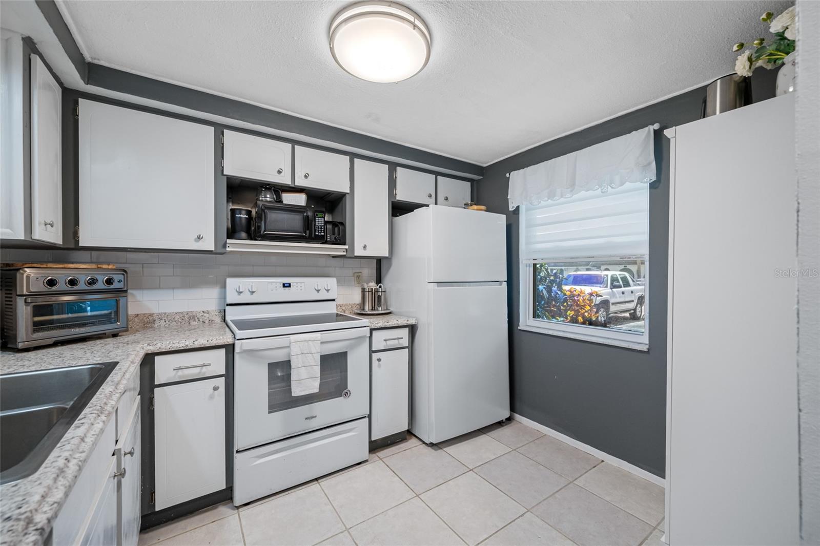 TB8413302 Property Photo