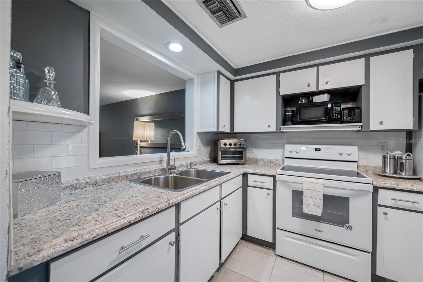 TB8413302 Property Photo