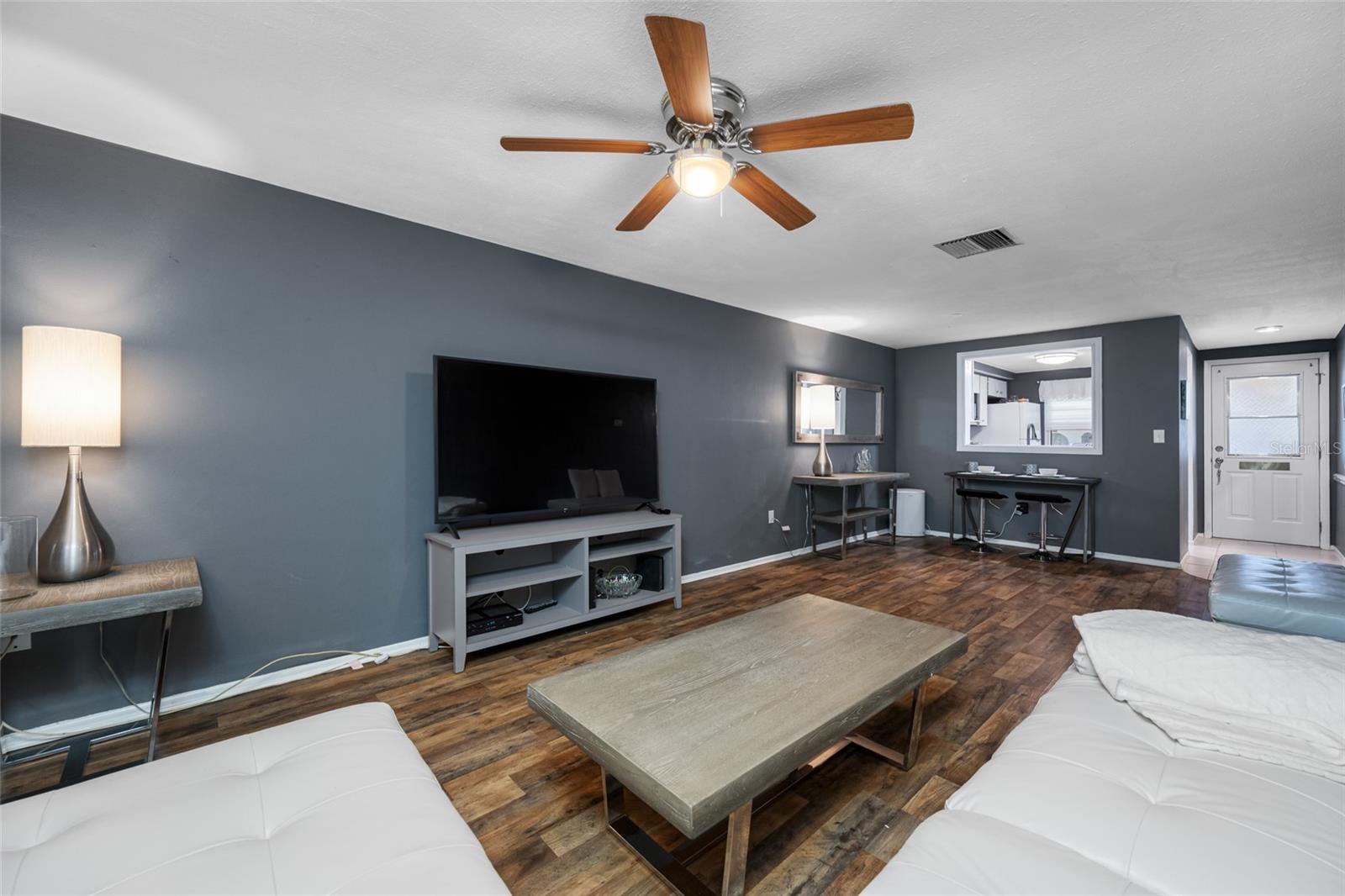 TB8413302 Property Photo