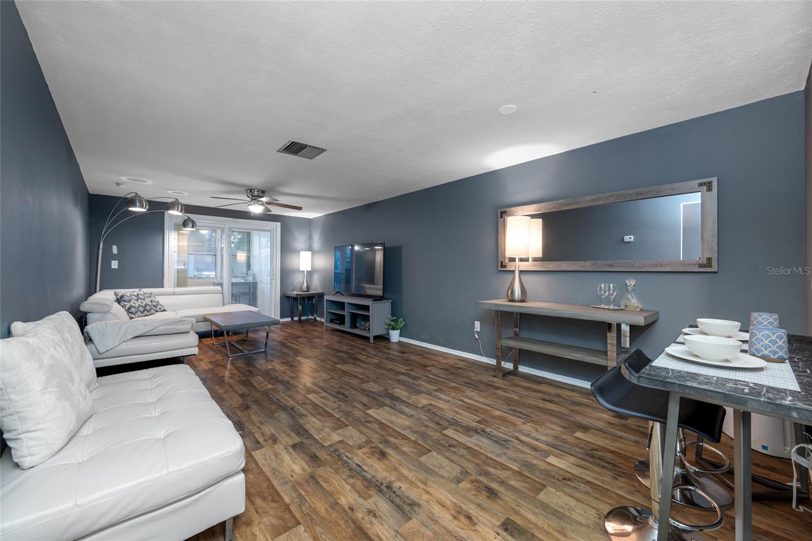 TB8413302 Property Photo