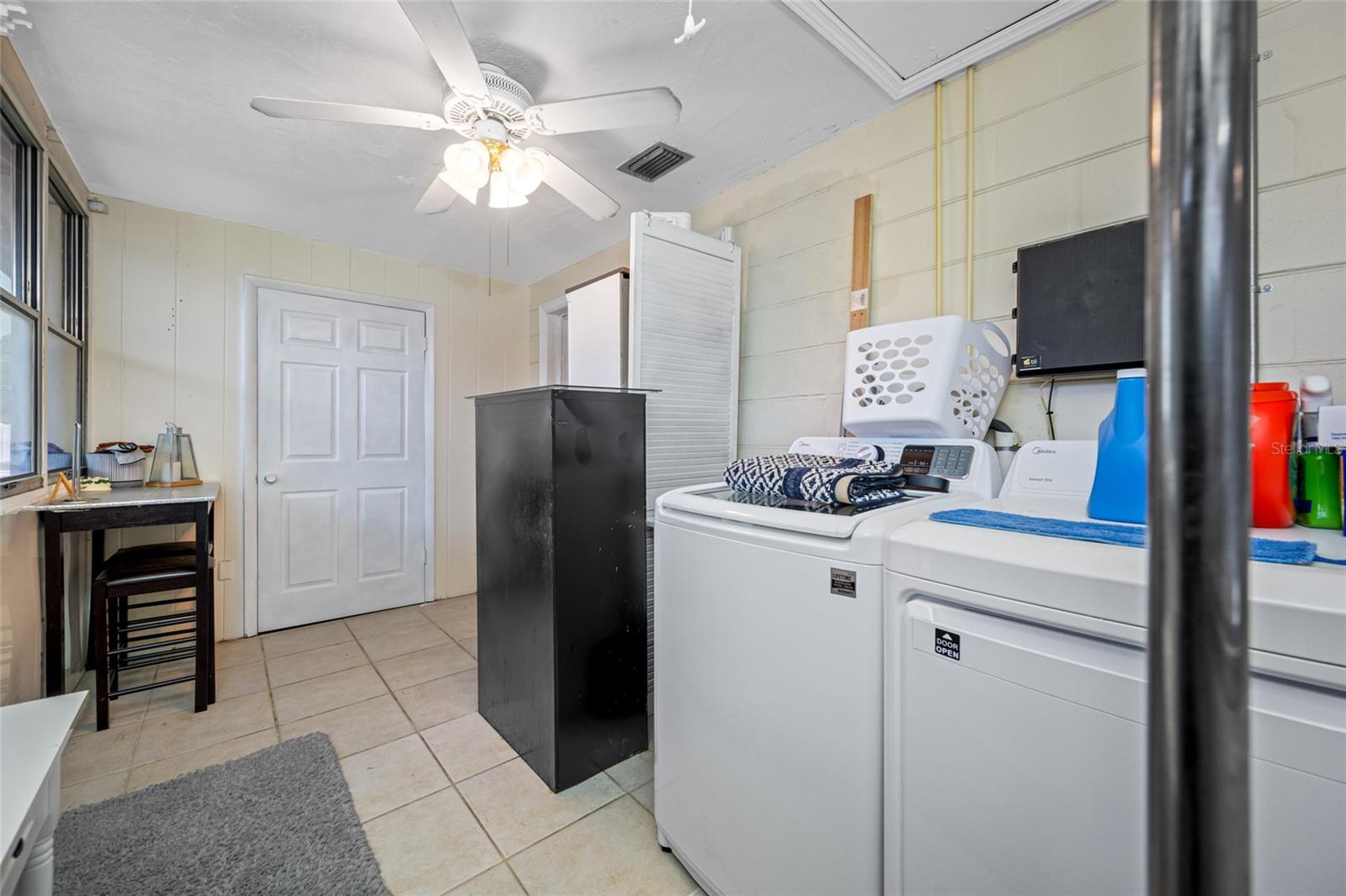 TB8413302 Property Photo