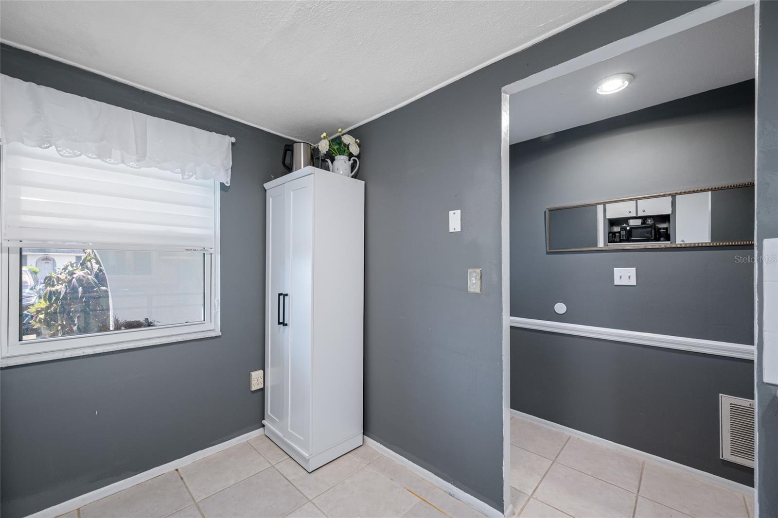 TB8413302 Property Photo