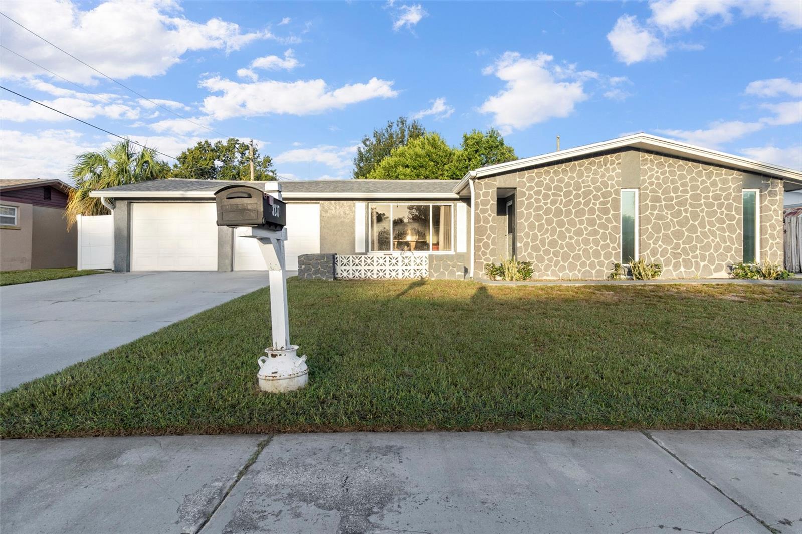 3237 SANFORD DR, HOLIDAY, FL, 34691