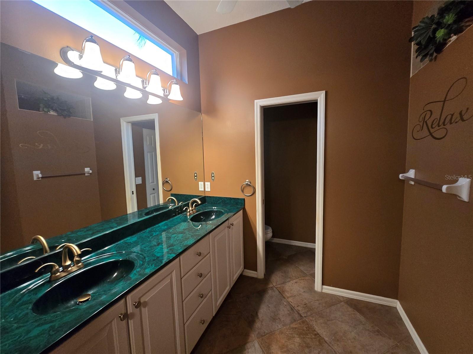 A4660783 Property Photo