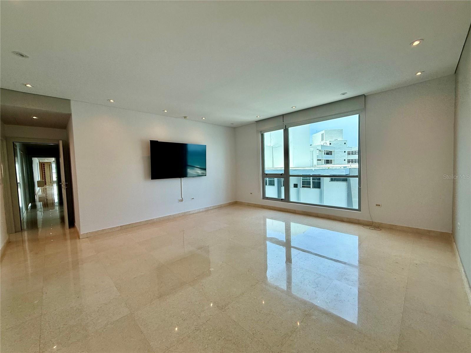 PR9115233 Property Photo