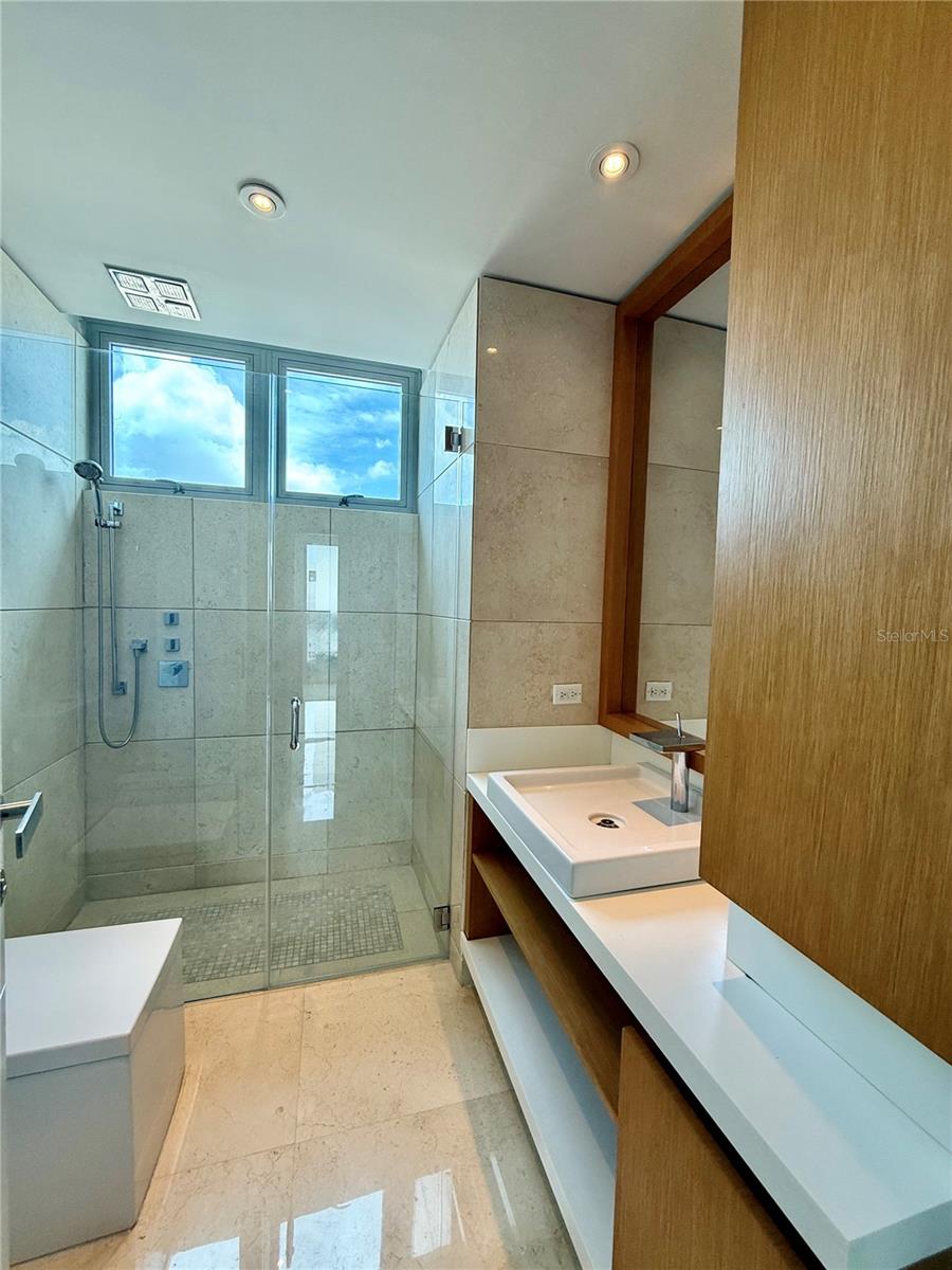 PR9115233 Property Photo