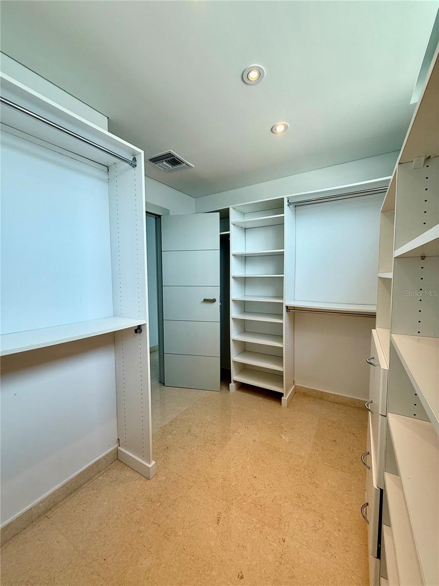 PR9115233 Property Photo