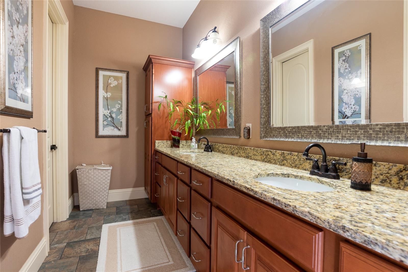 O6332726 Property Photo