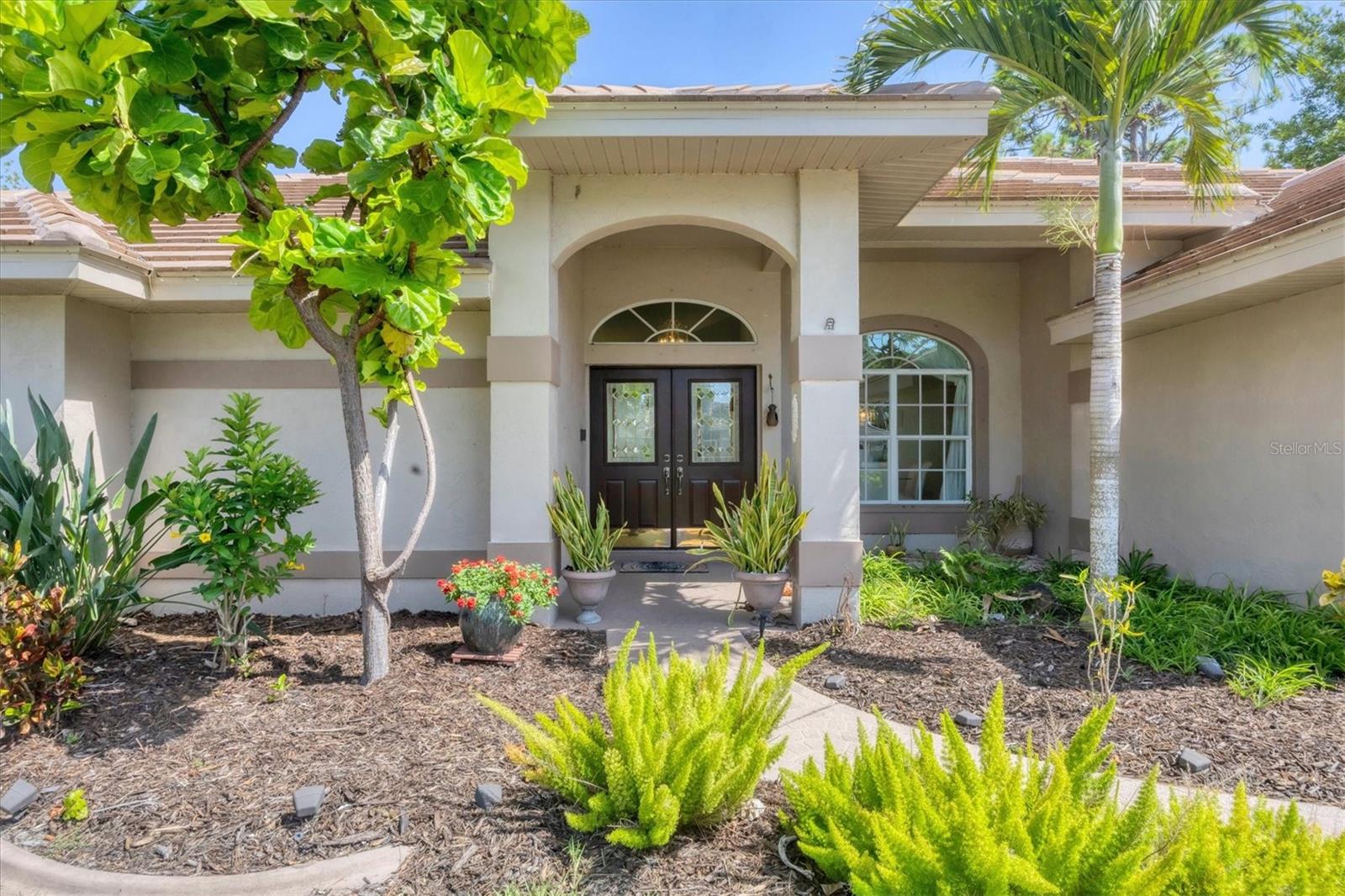 O6332748 Property Photo
