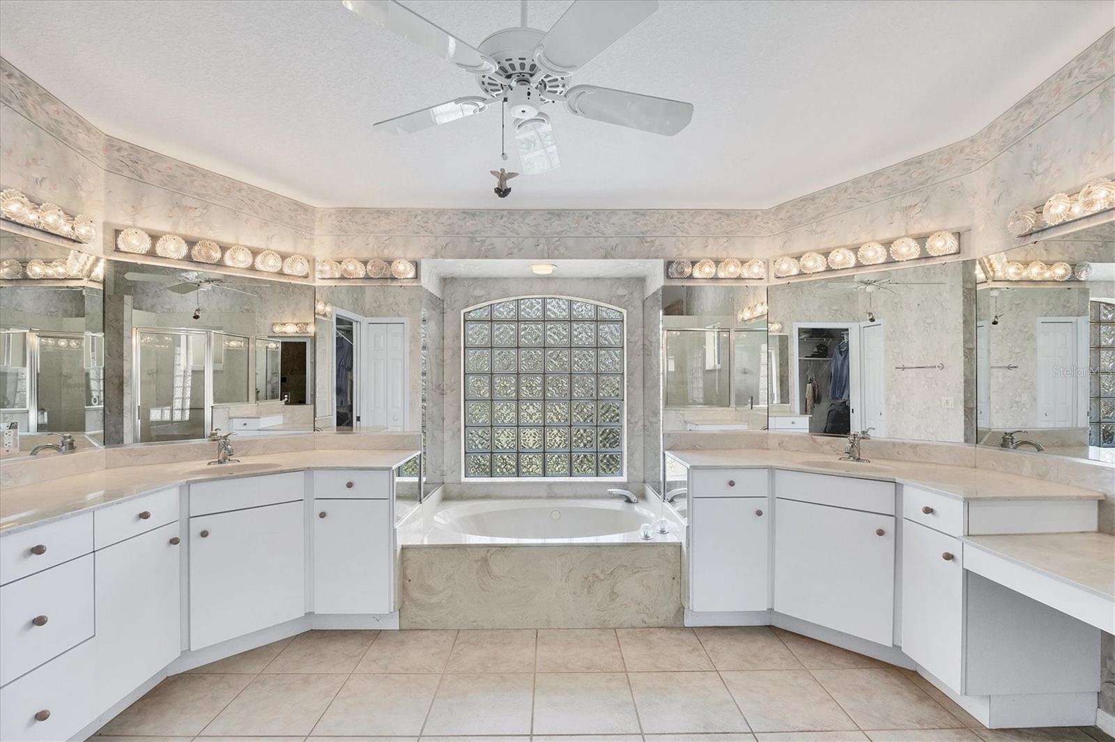 O6332748 Property Photo