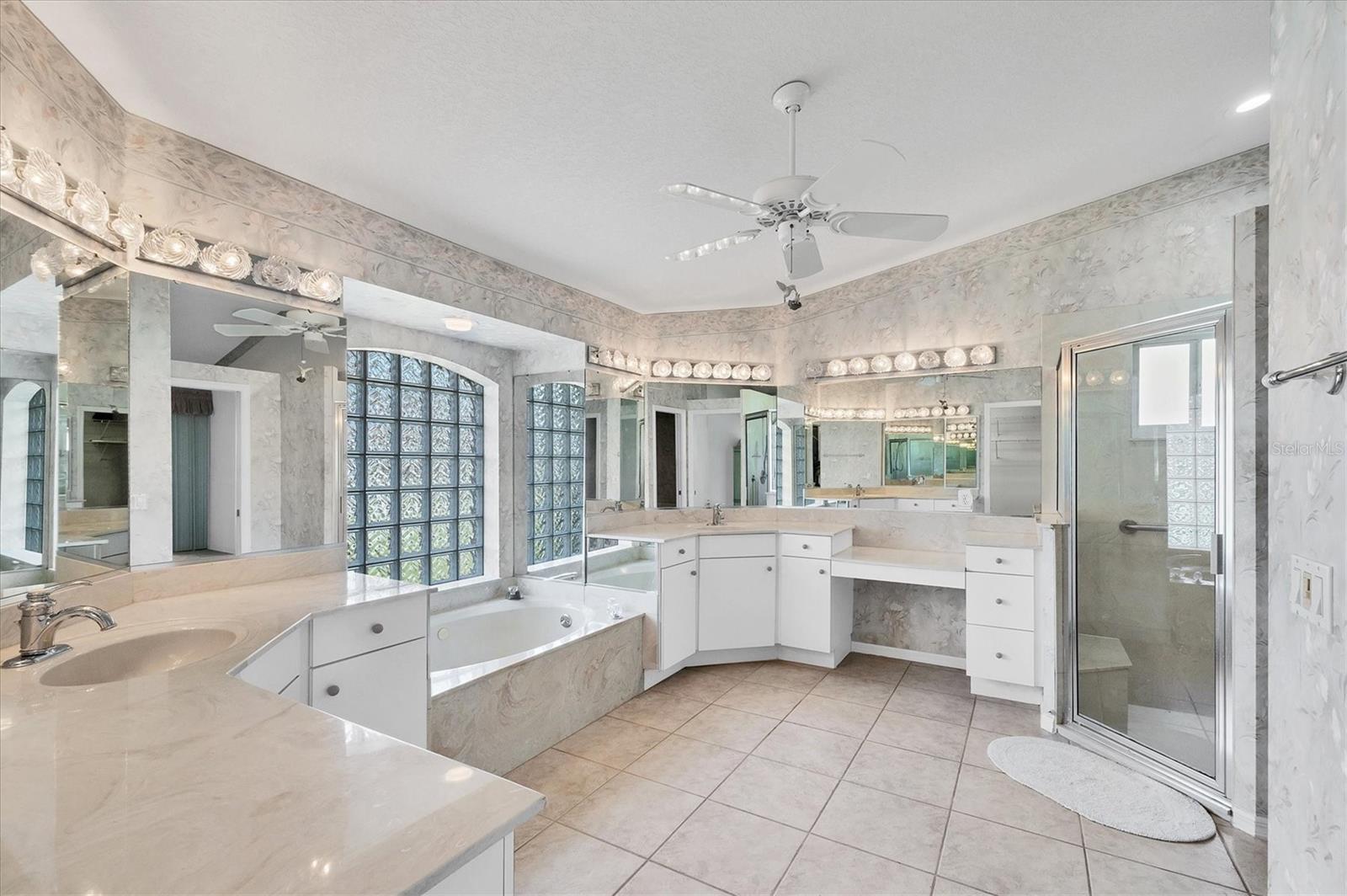 O6332748 Property Photo