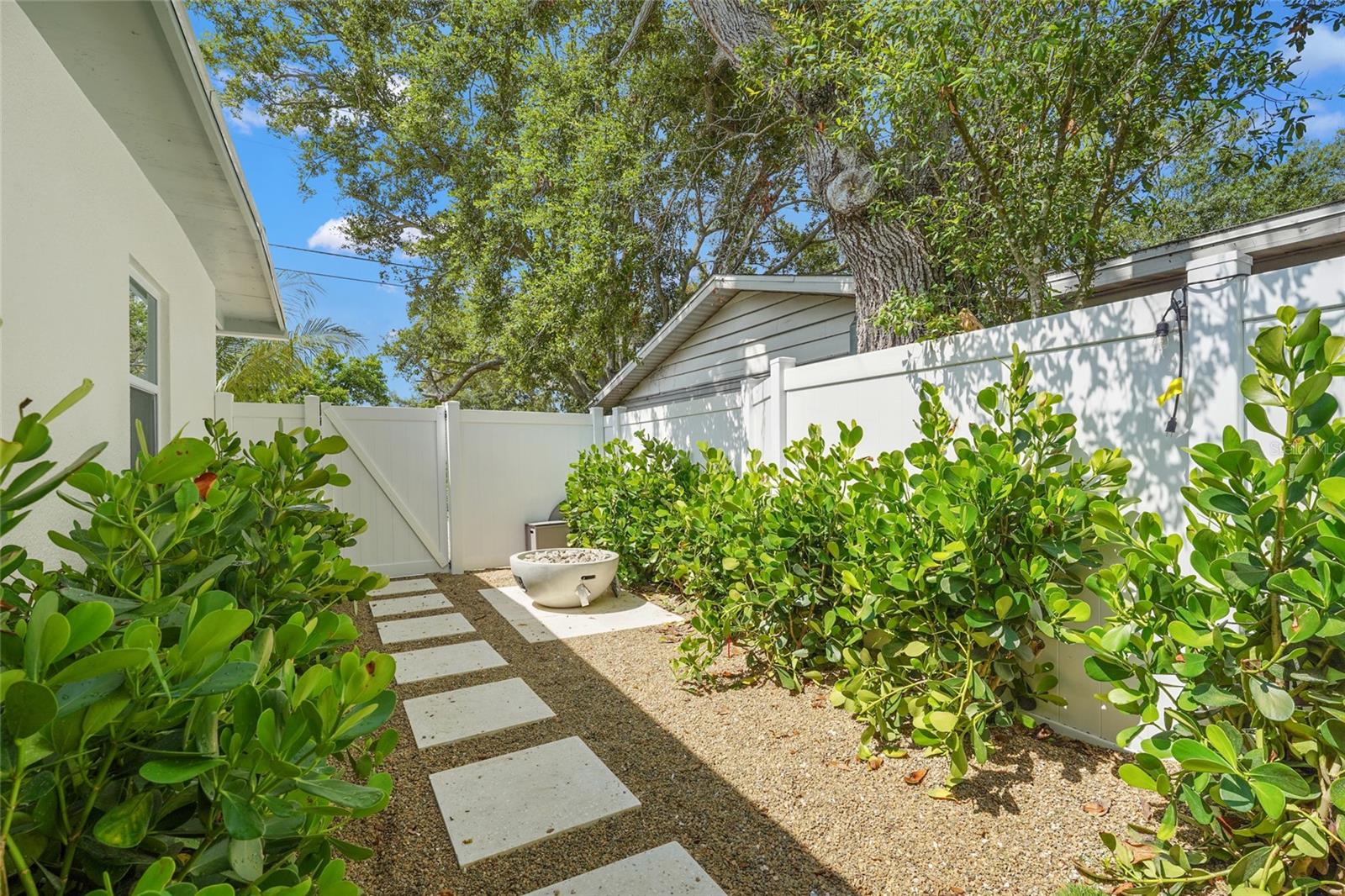 A4660847 Property Photo