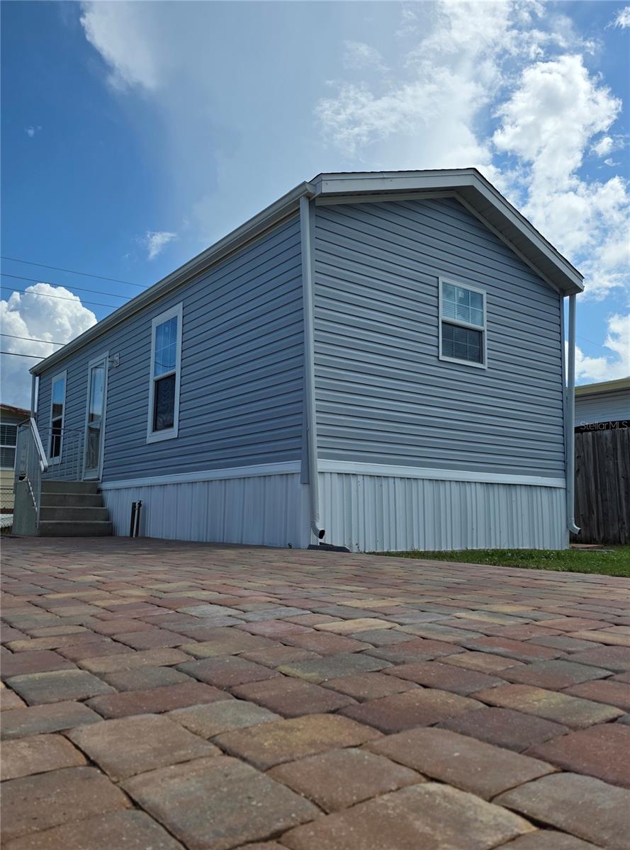 TB8413650 Property Photo