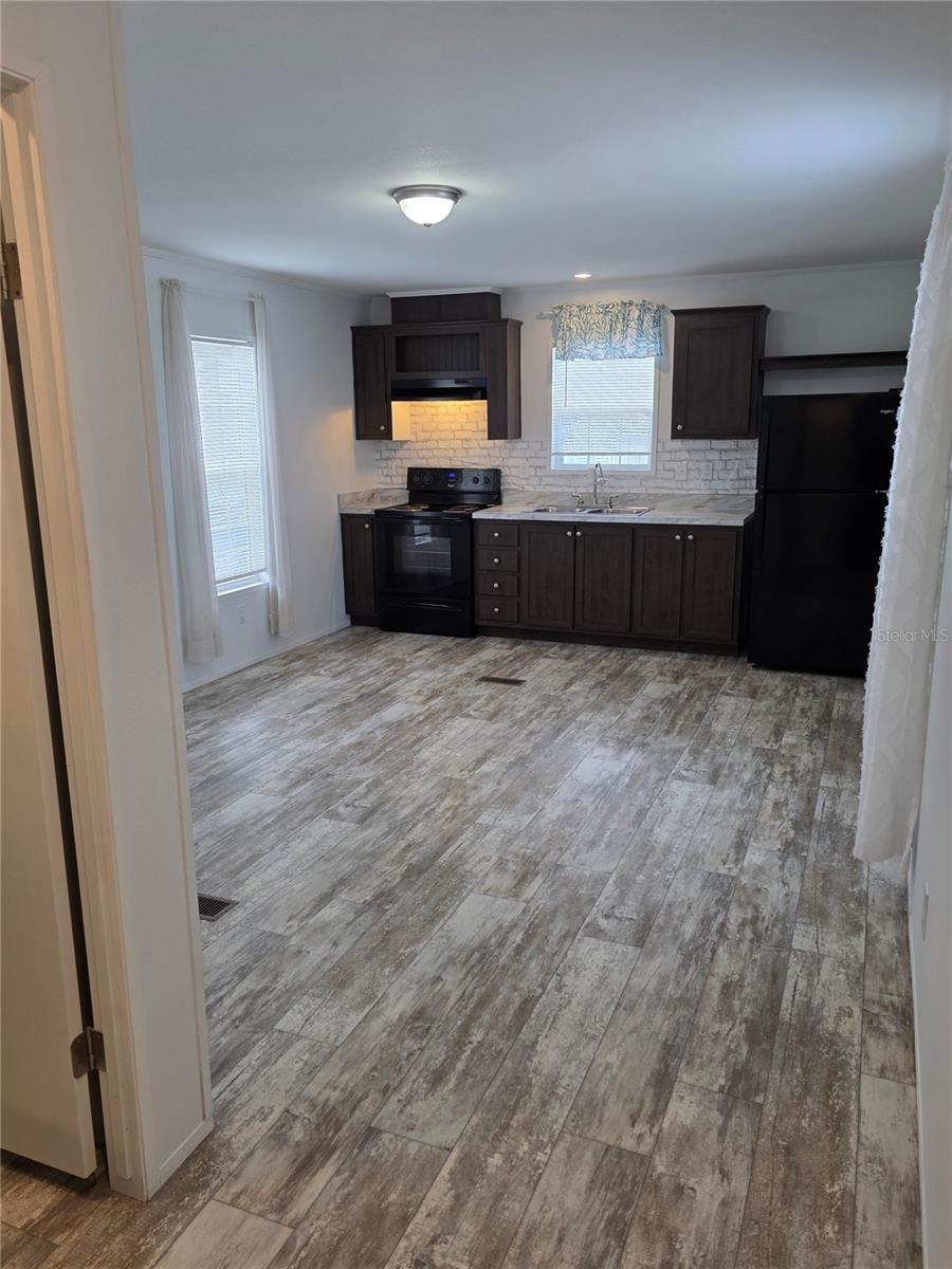 TB8413650 Property Photo