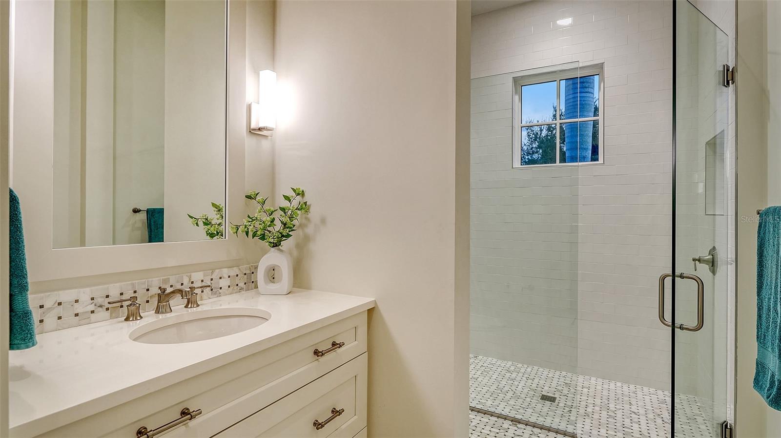 A4660889 Property Photo