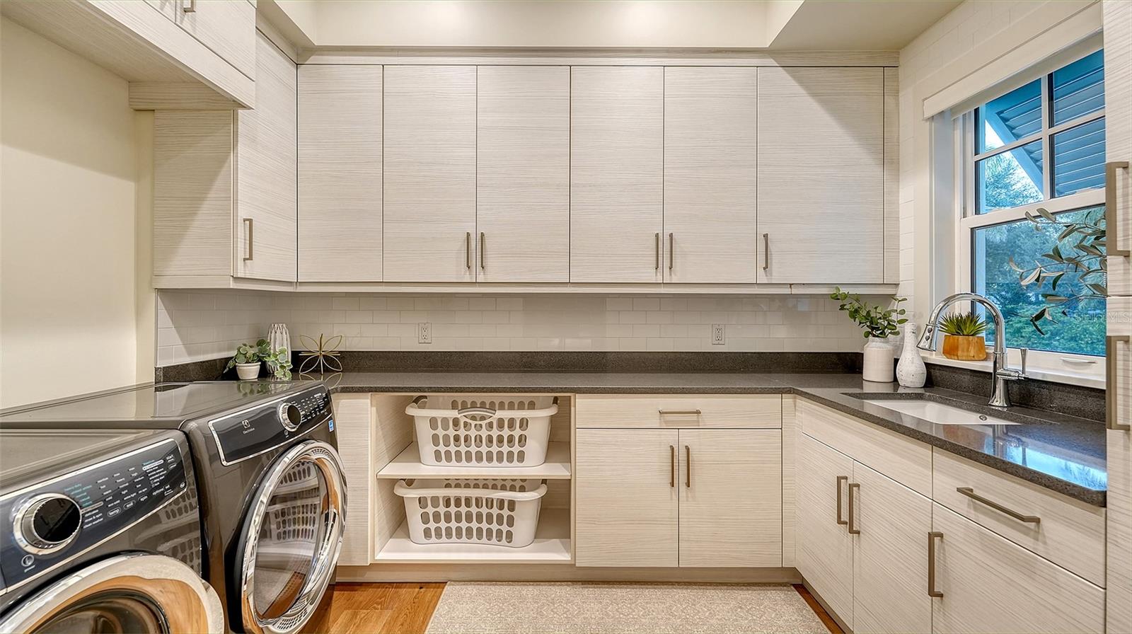 A4660889 Property Photo