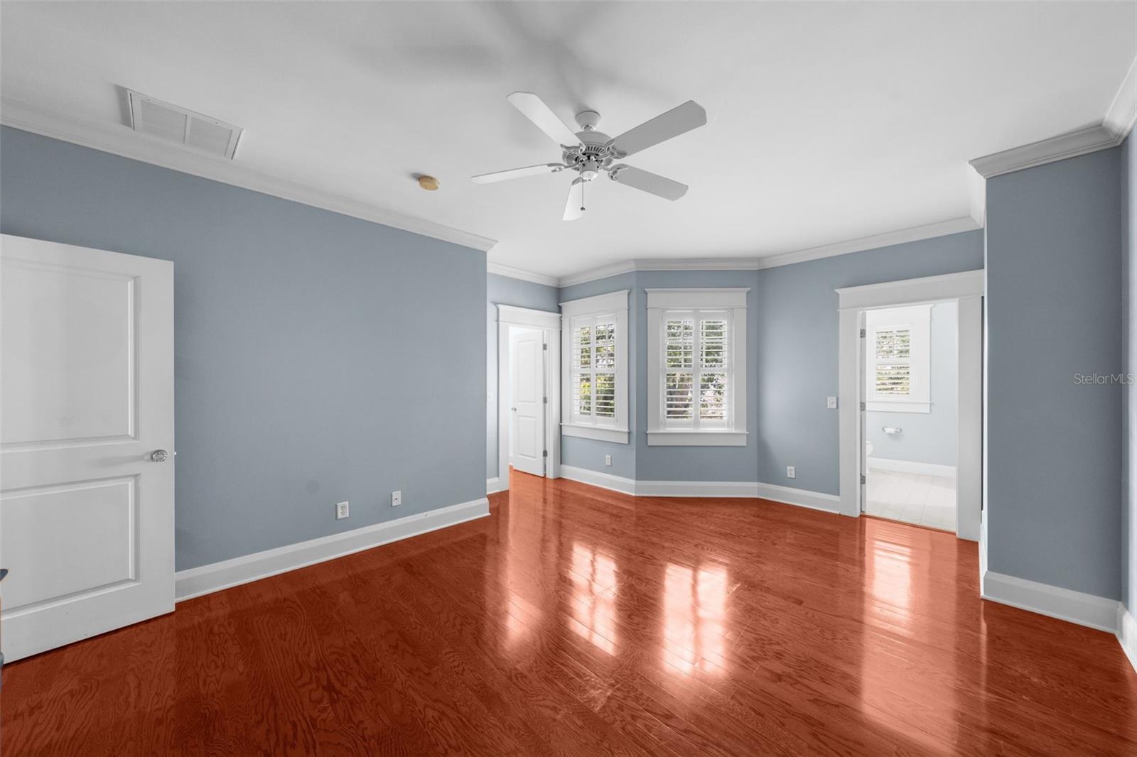 TB8413753 Property Photo