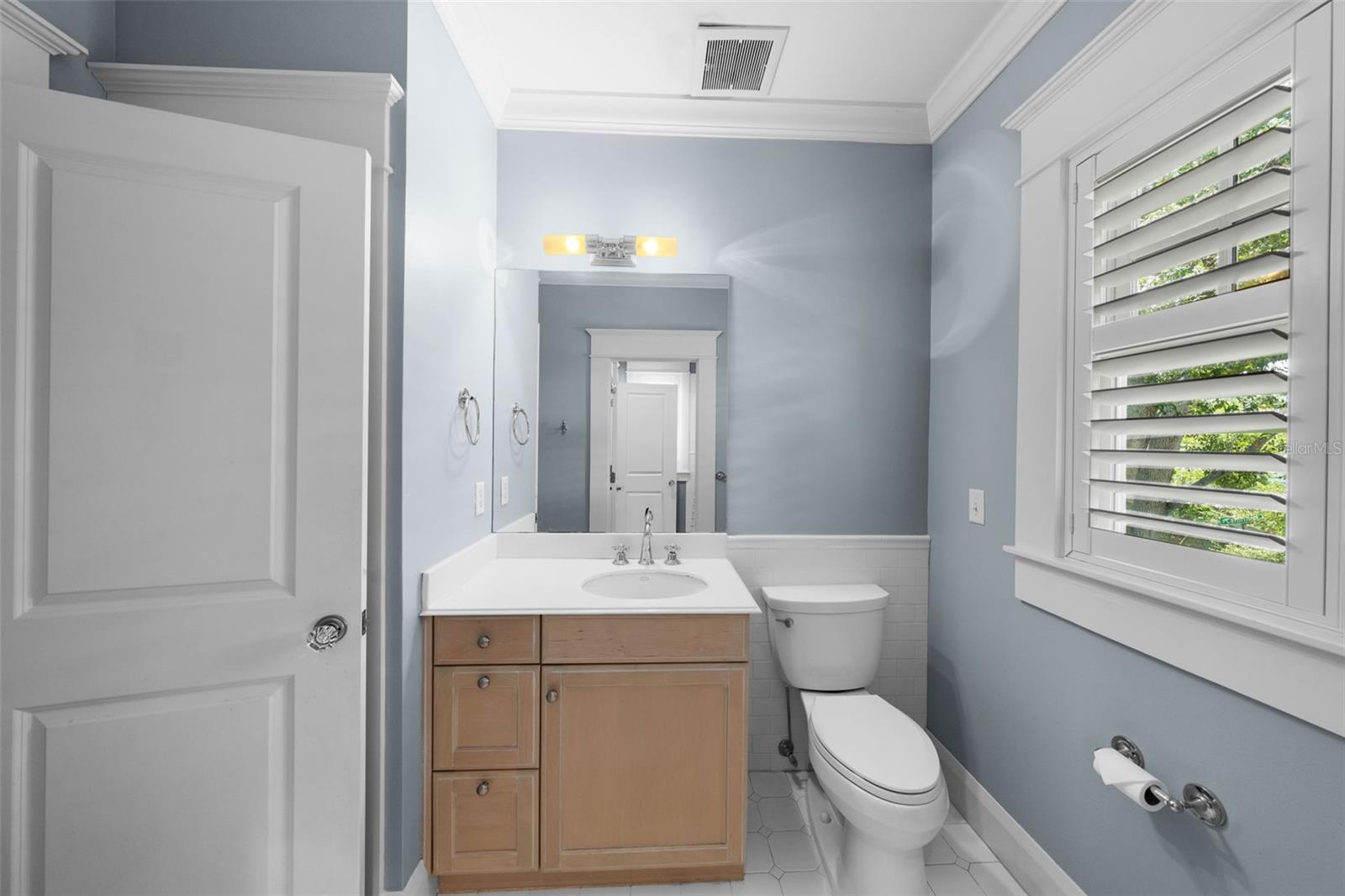 TB8413753 Property Photo