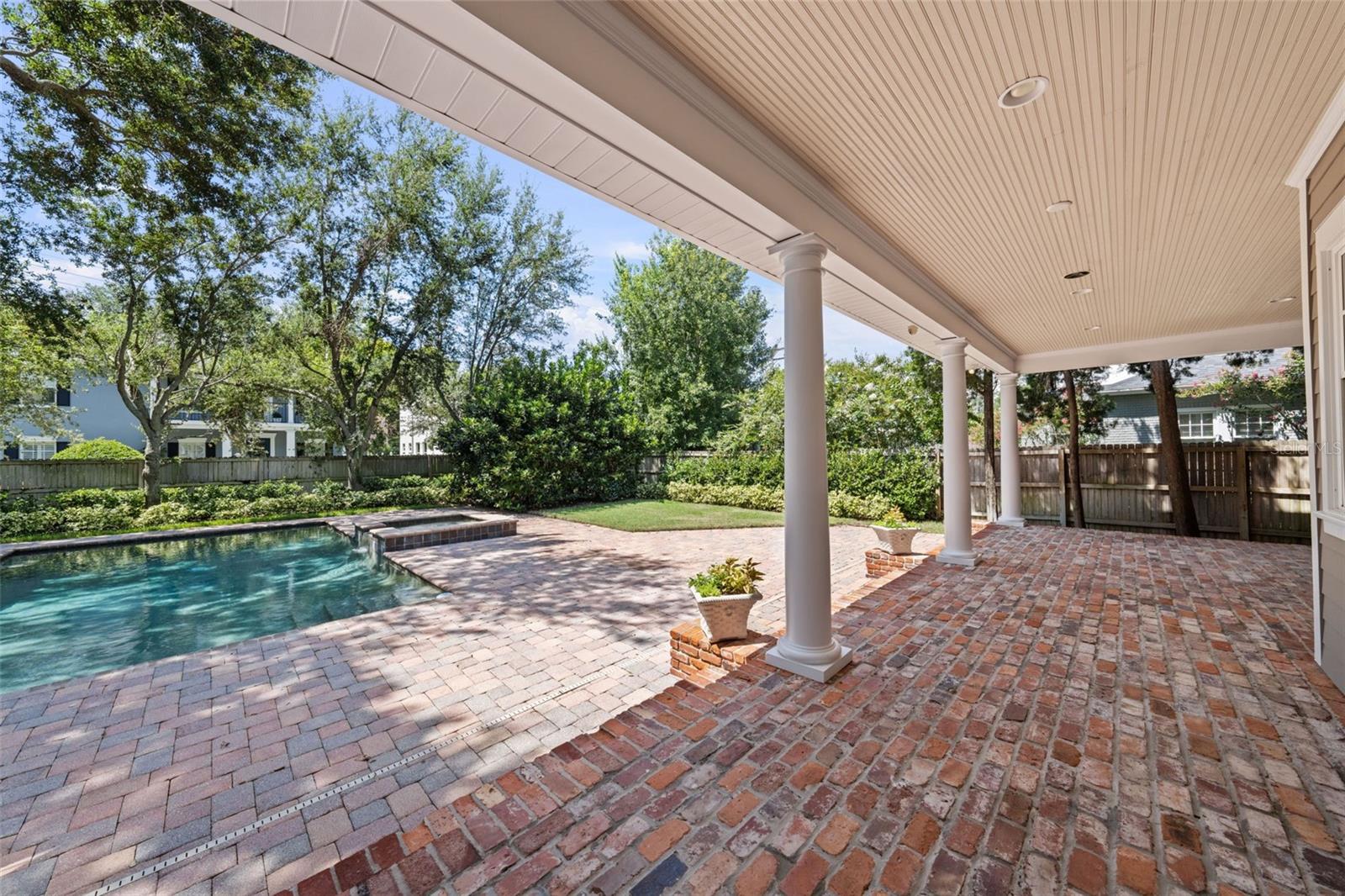 TB8413753 Property Photo