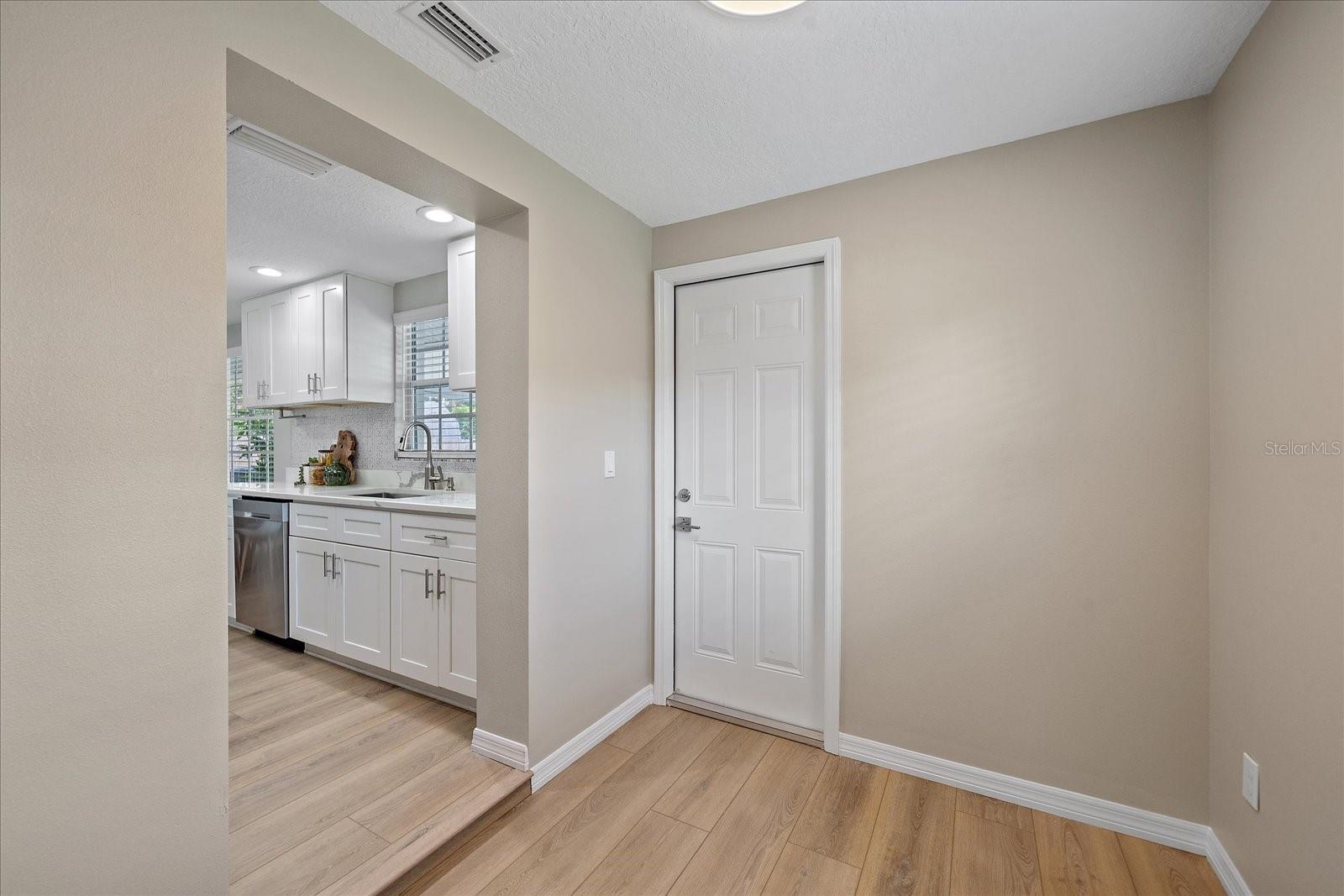 3032 GOLDEN RAIN DR, SARASOTA, FL, 34232