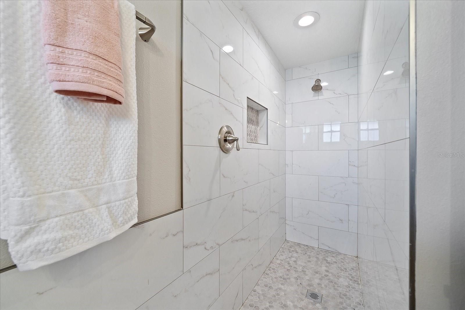 3032 GOLDEN RAIN DR, SARASOTA, FL, 34232