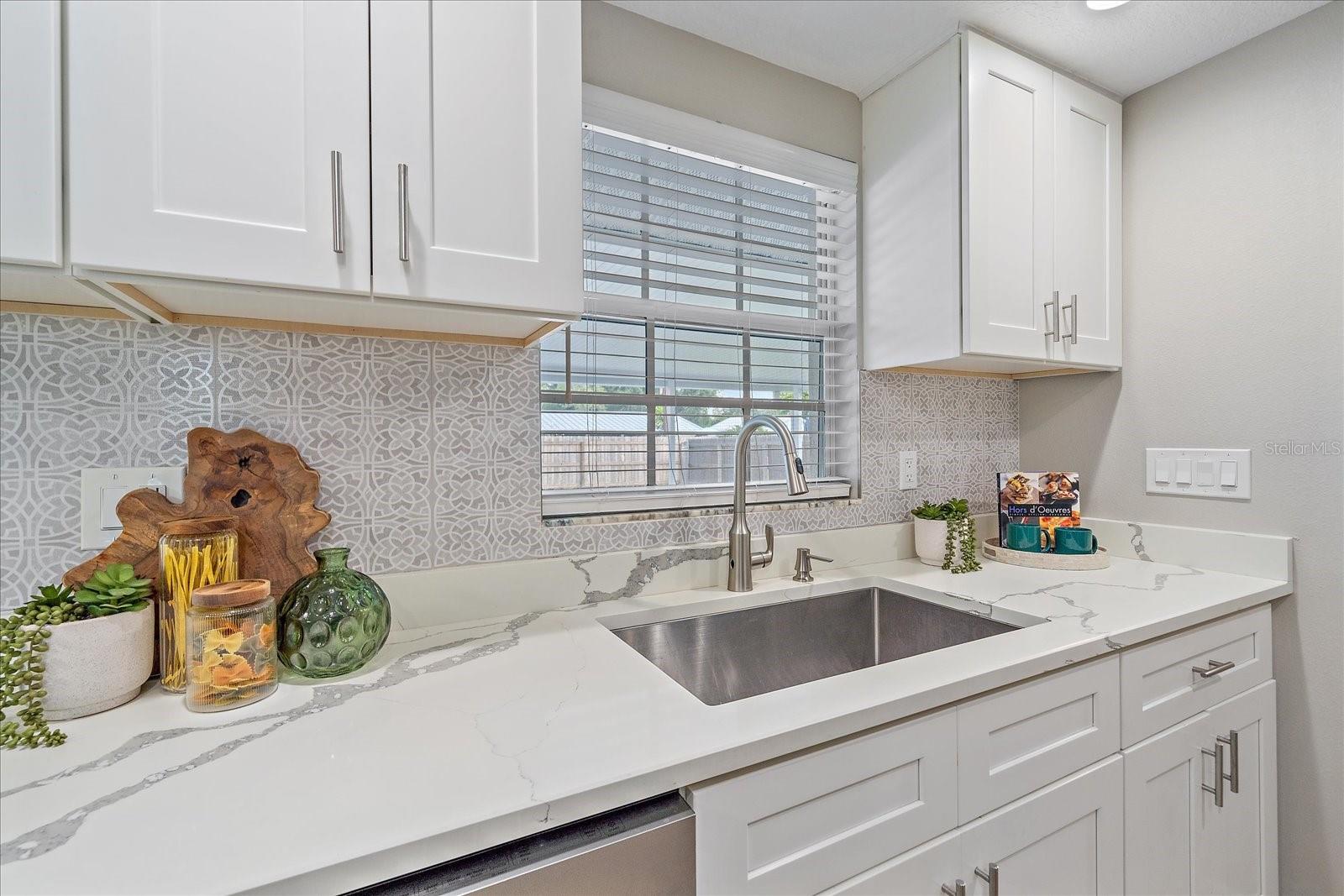 3032 GOLDEN RAIN DR, SARASOTA, FL, 34232