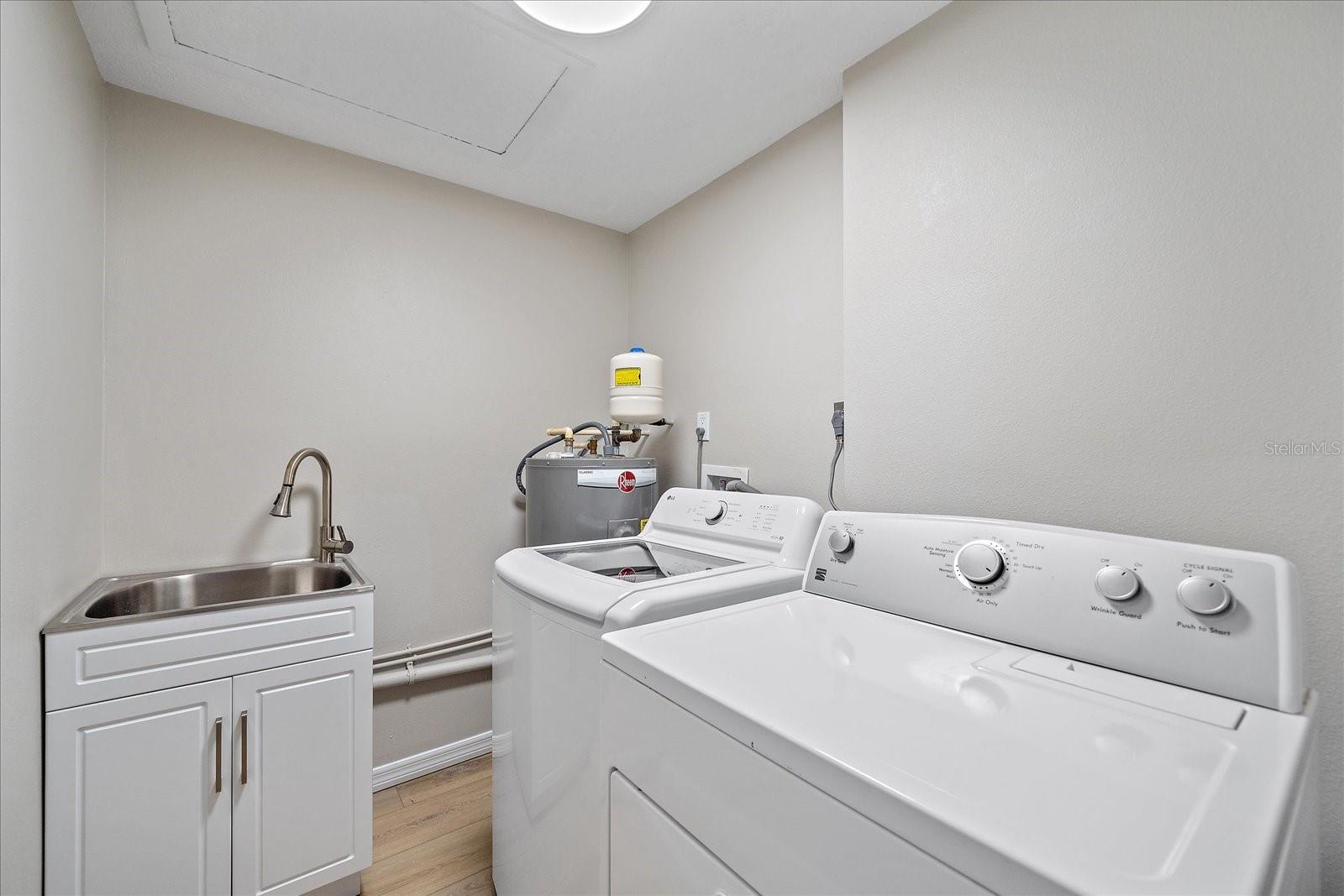 3032 GOLDEN RAIN DR, SARASOTA, FL, 34232