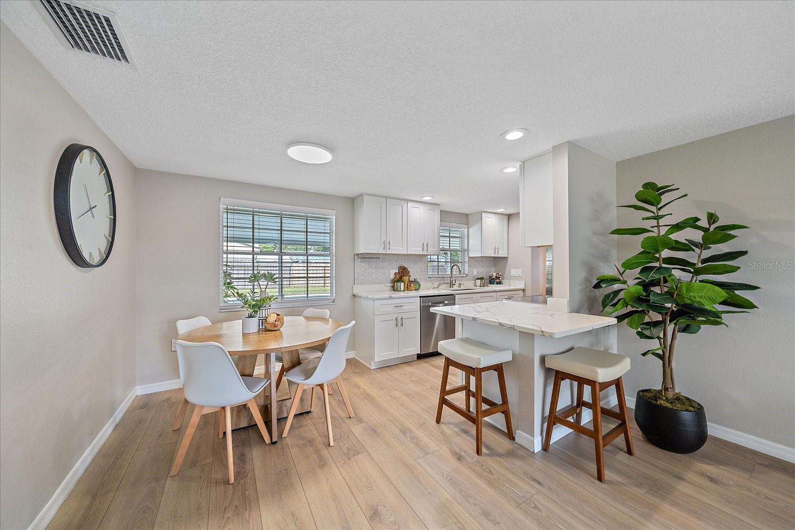 3032 GOLDEN RAIN DR, SARASOTA, FL, 34232