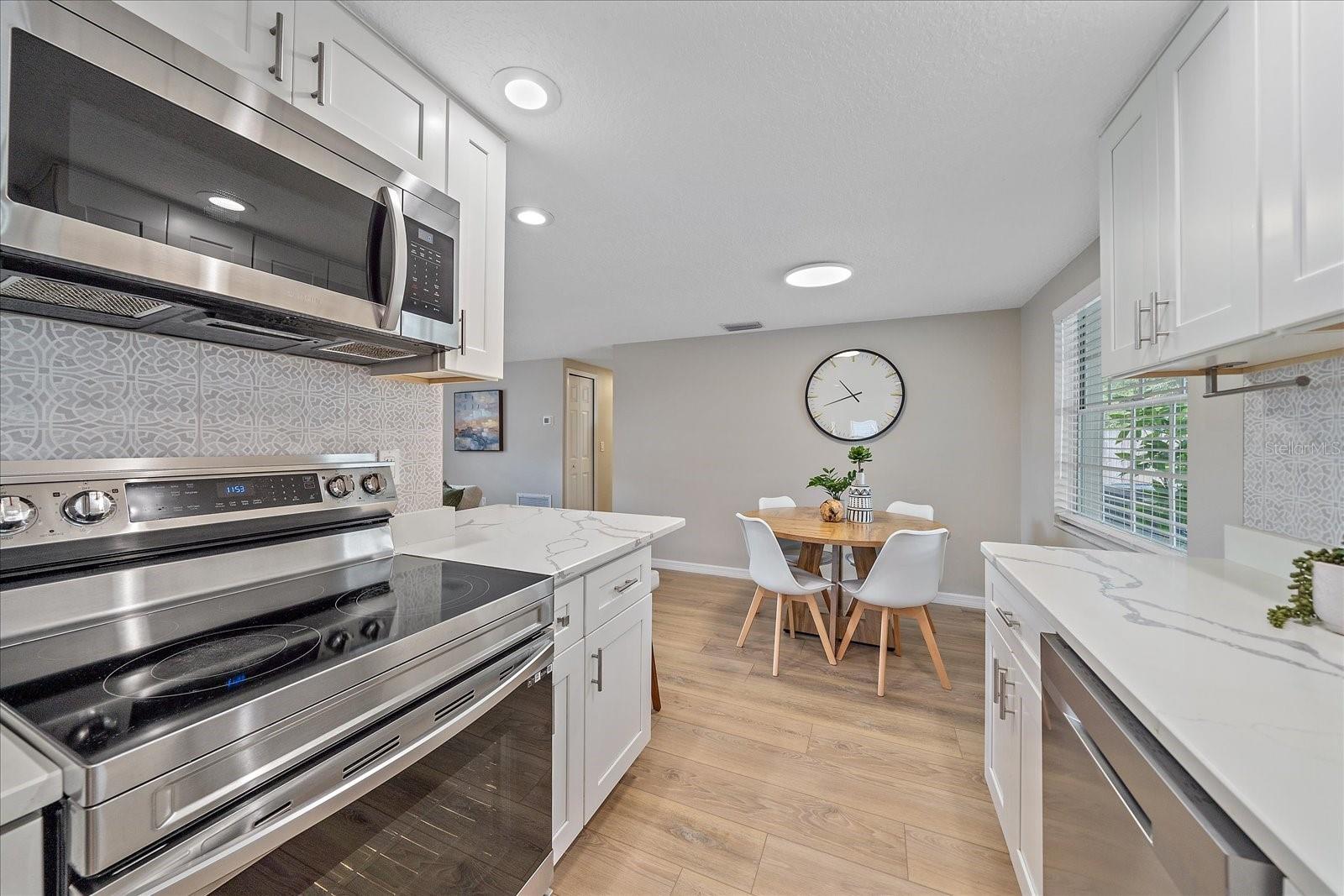 3032 GOLDEN RAIN DR, SARASOTA, FL, 34232