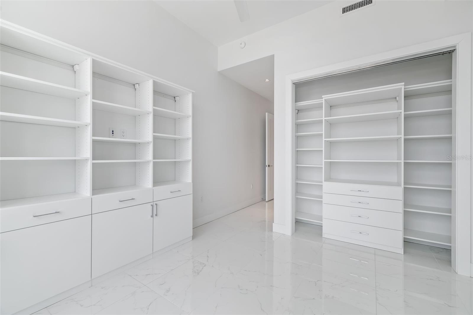 A4660919 Property Photo