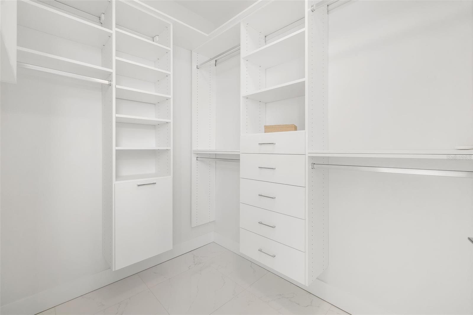 A4660919 Property Photo