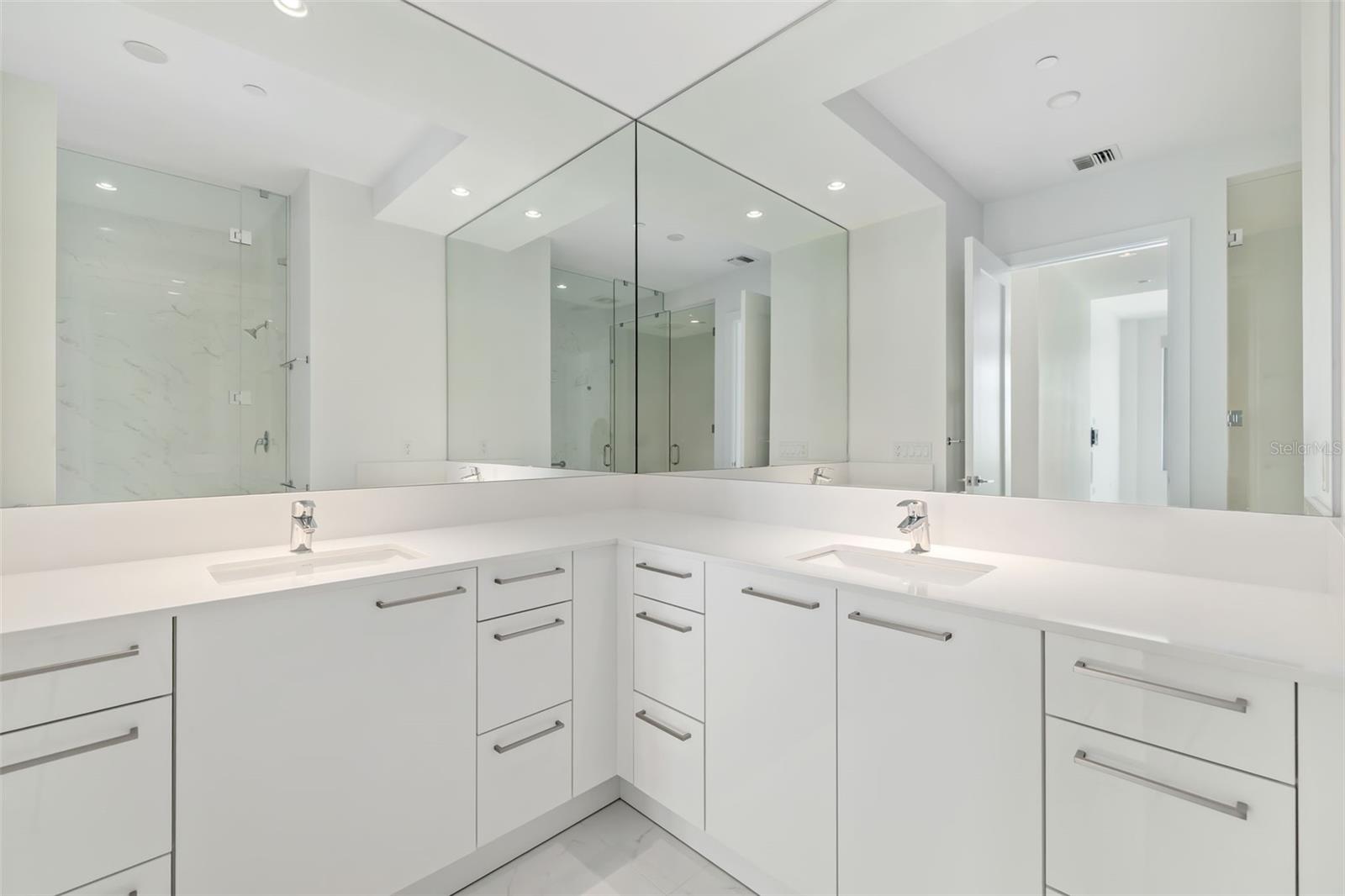 A4660919 Property Photo