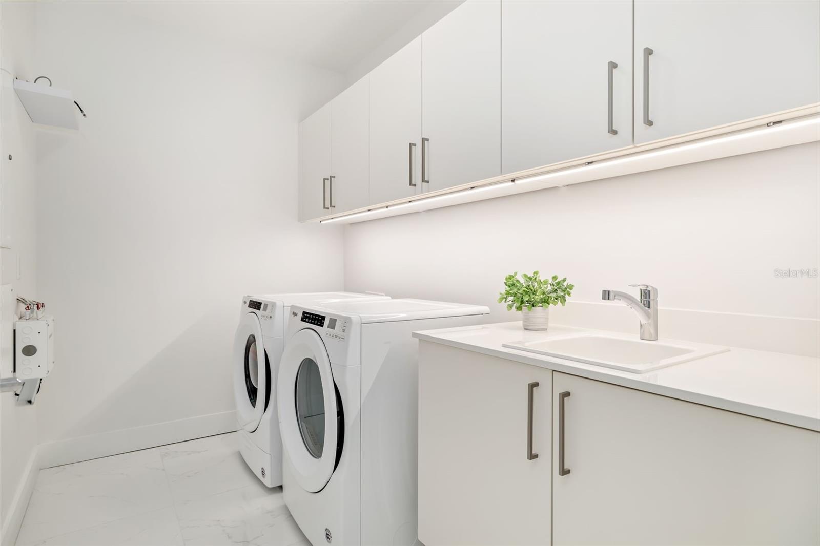 A4660919 Property Photo